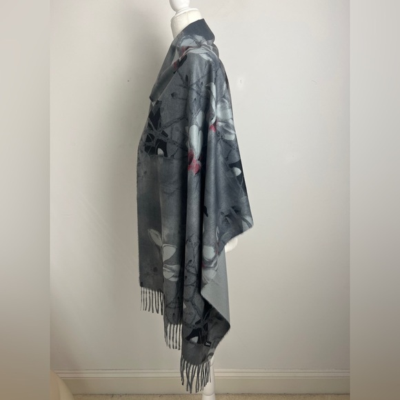 100% Cashmere Gray Pink Floral Butterfly Soft Warm Versatile Scarf Wrap 26 X 72 - Picture 7 of 11